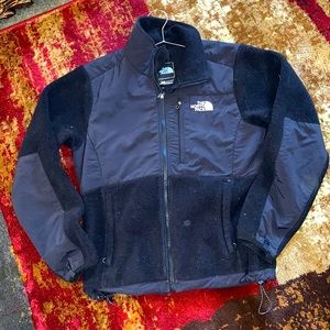 THE NORTH FACE SO WARM NEVER WORE THIS GIFT